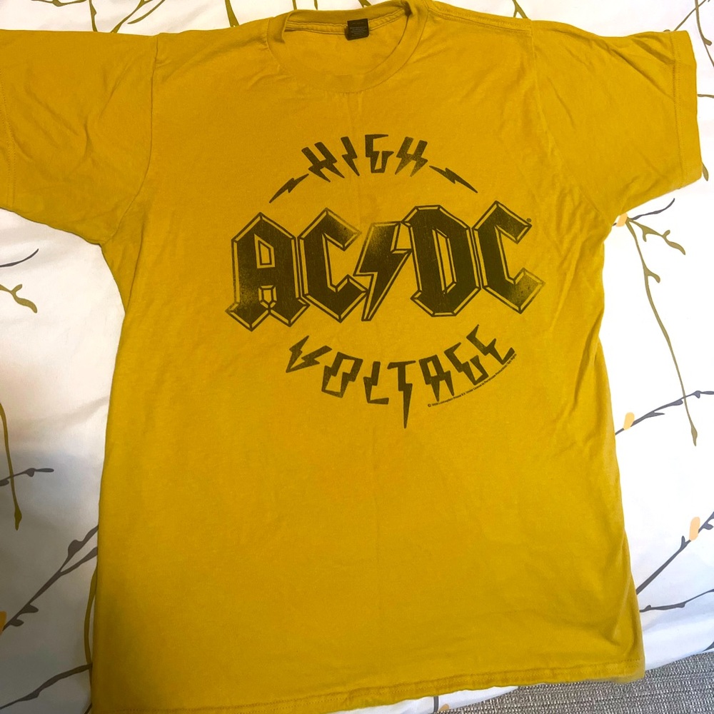 mustard yellow ac/dc screen tee.